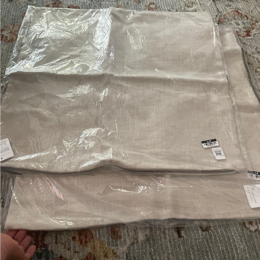 Pottery Barn Belgian Linen Pillow Cover - Picture 2 of 7